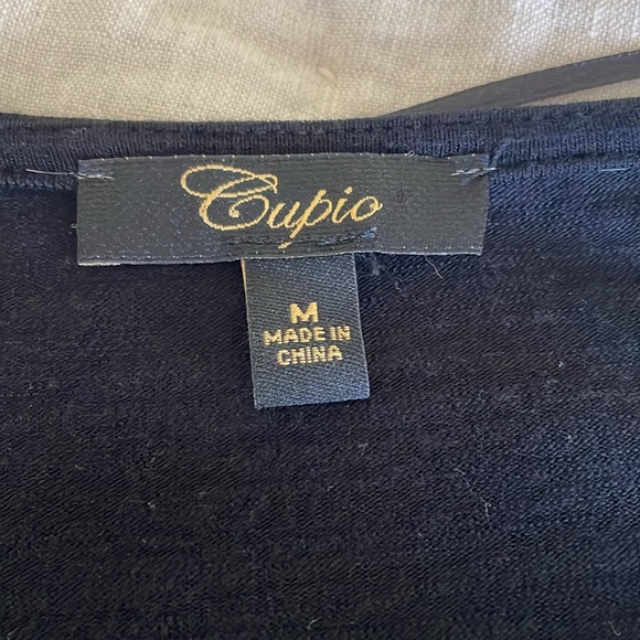 Long sleeve black long shirt to wear with leggings in size medium - Picture 2 of 3